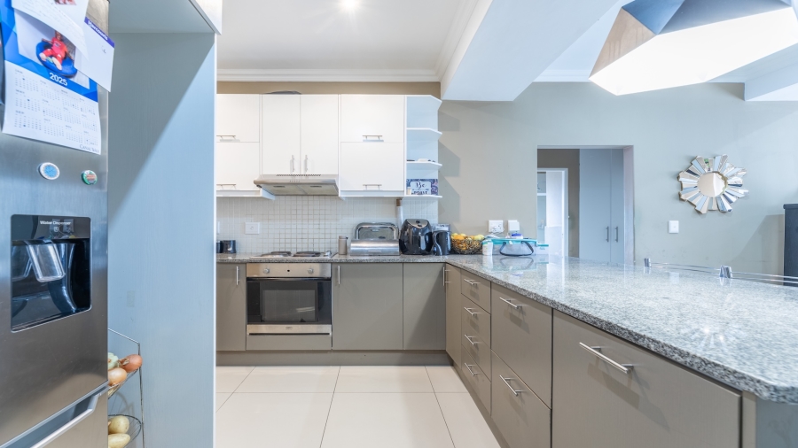 2 Bedroom Property for Sale in Parklands Western Cape